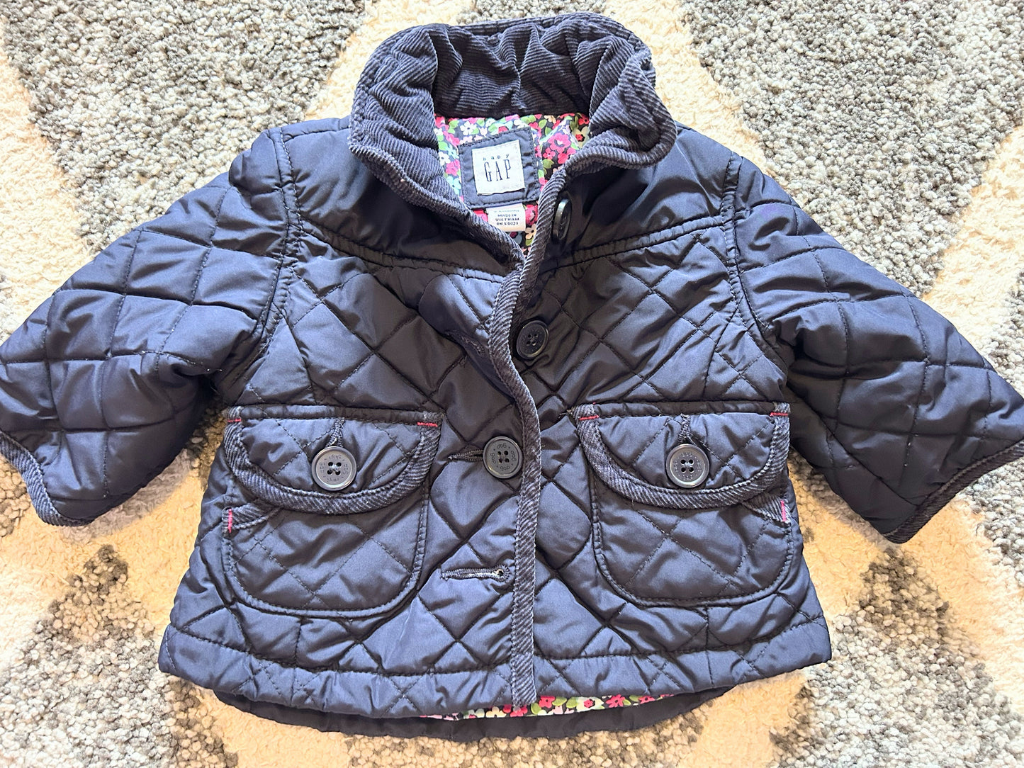Seller 120, VGUC girls baby gap Coat, size 0-6 months