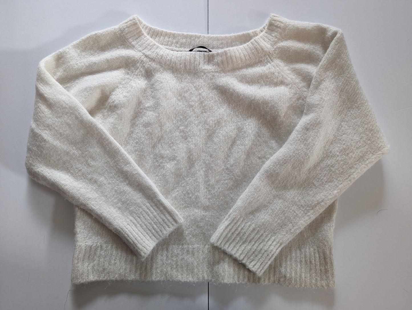 #17 Victoria Secret, women white, off the shoulder sweater, size M EUC,