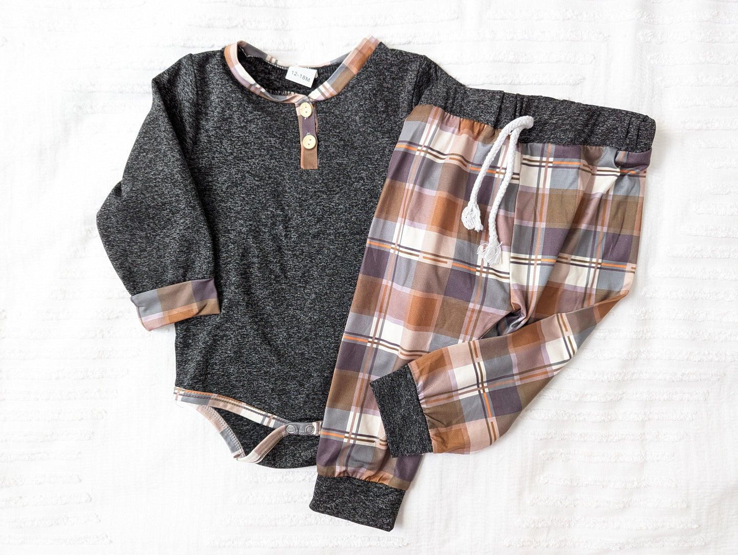 #164 - REDUCED Gender Netural 12-18 Month Outfit (EUC)