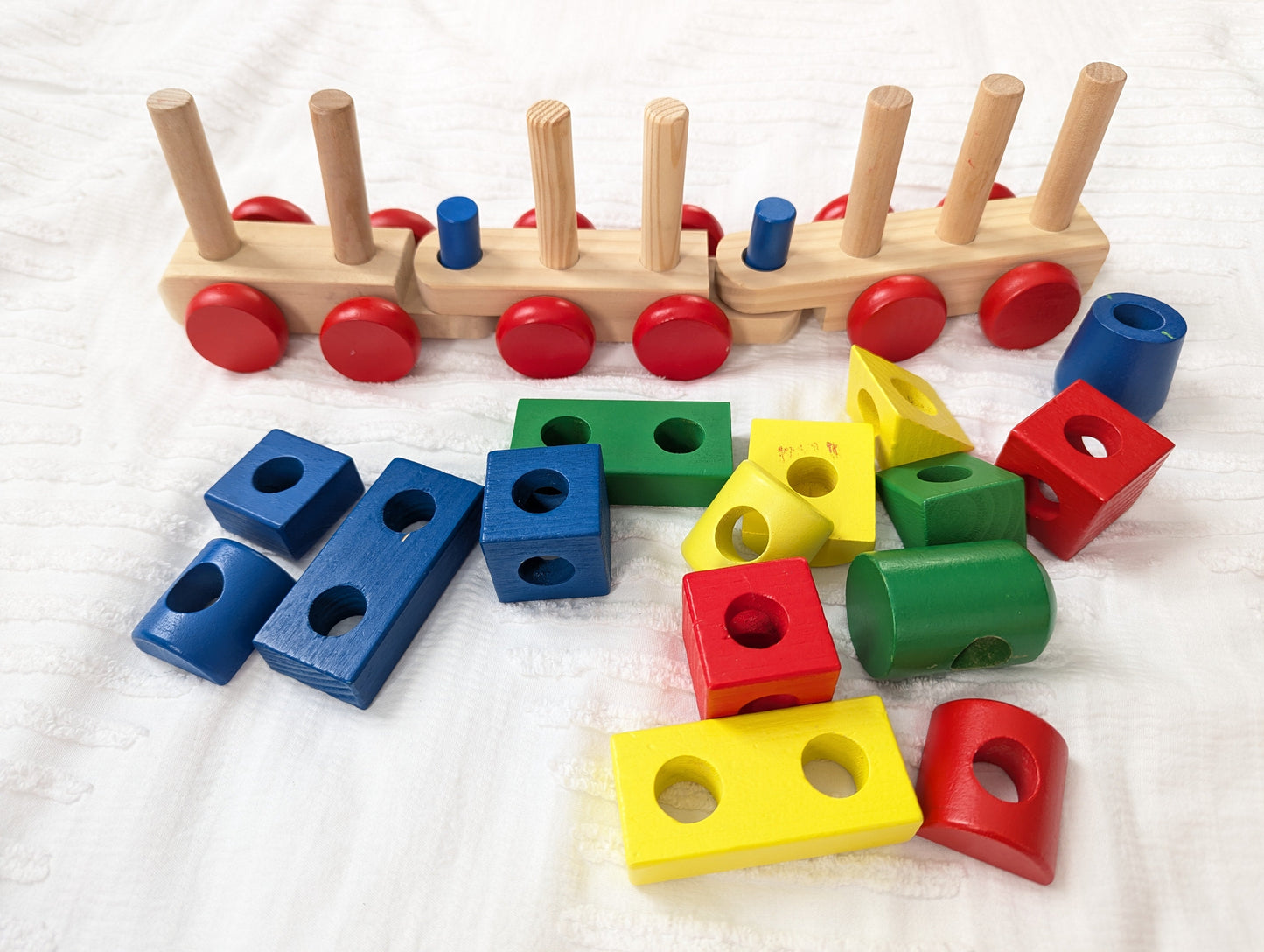 #164 - Melissa & Doug - Stacking Train (EUC)