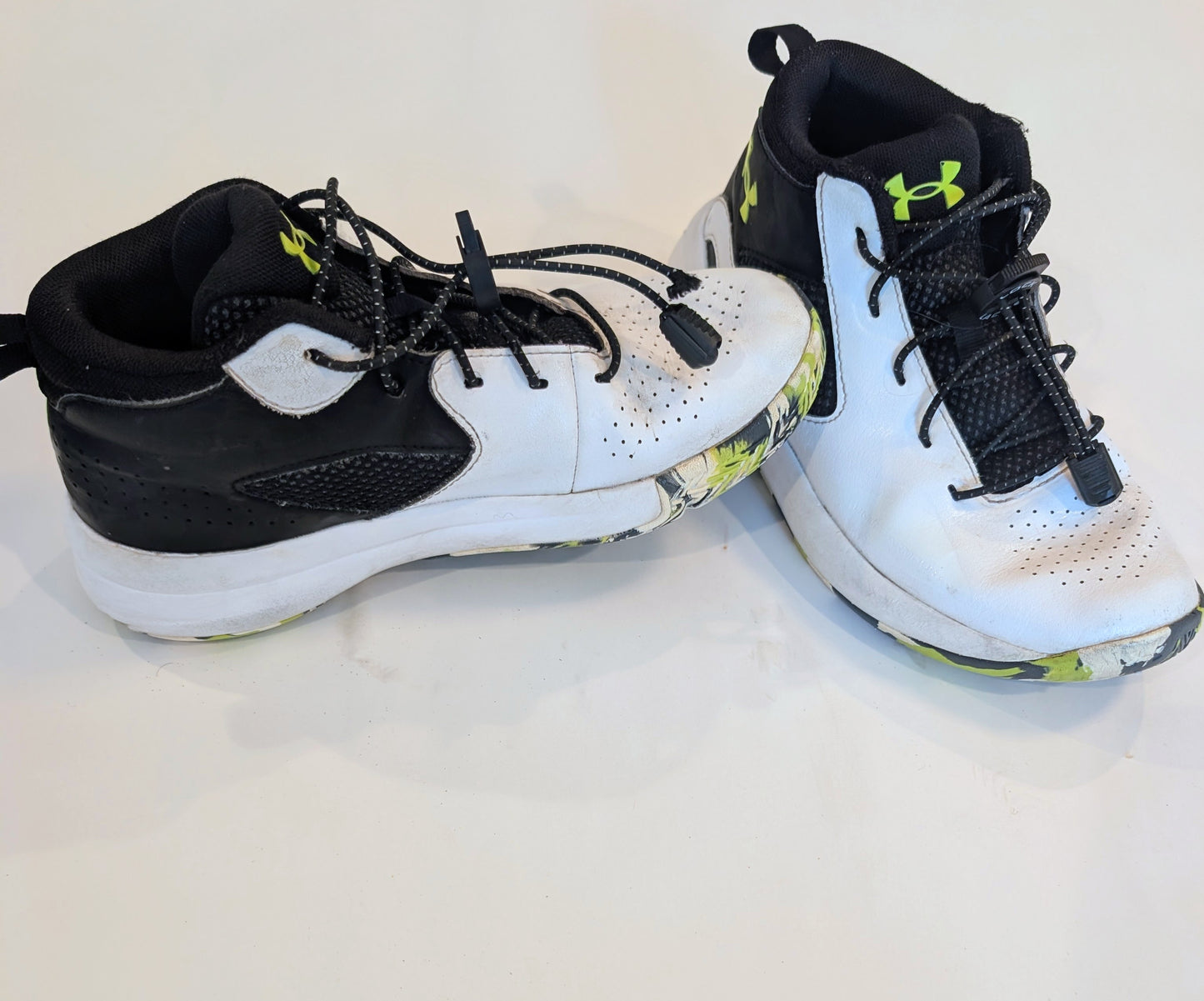 #125 Under Armour 3Y Shoes