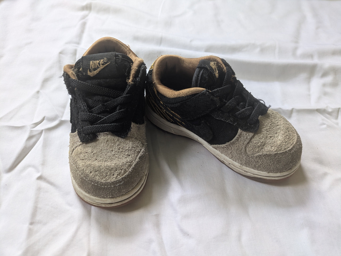 #52 Nike 'God of Wealth' Black and Gold Bengals Sneaker, kids' size 7C