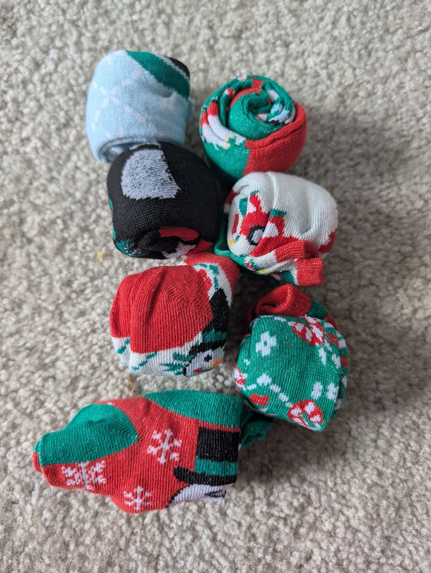 Seller 123 - Misc. NEW Christmas Socks Youth/Adult Size