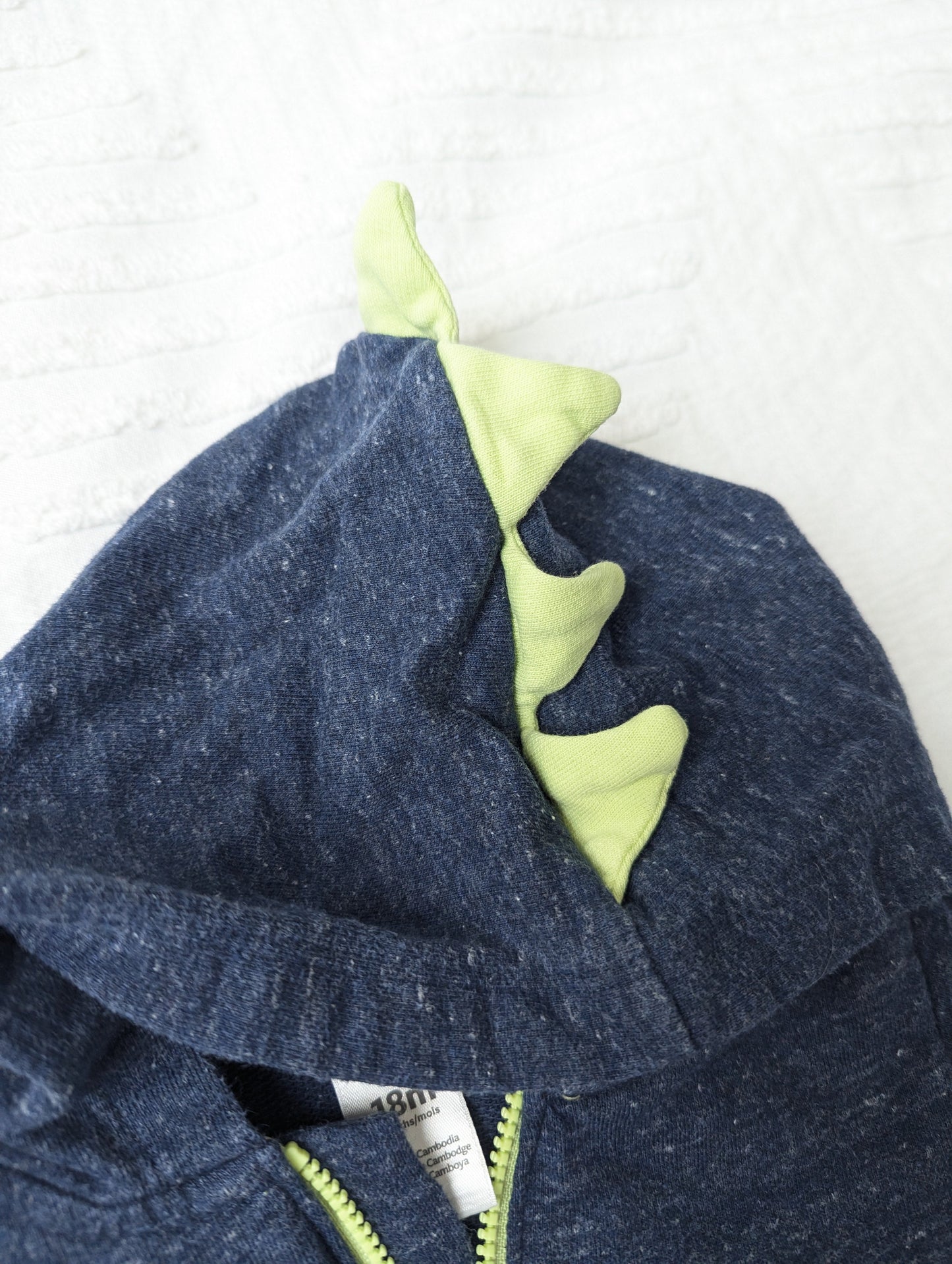 #164 - Carter's - Boy's 18 Month Zip Up Sweatsuit (VGUC)