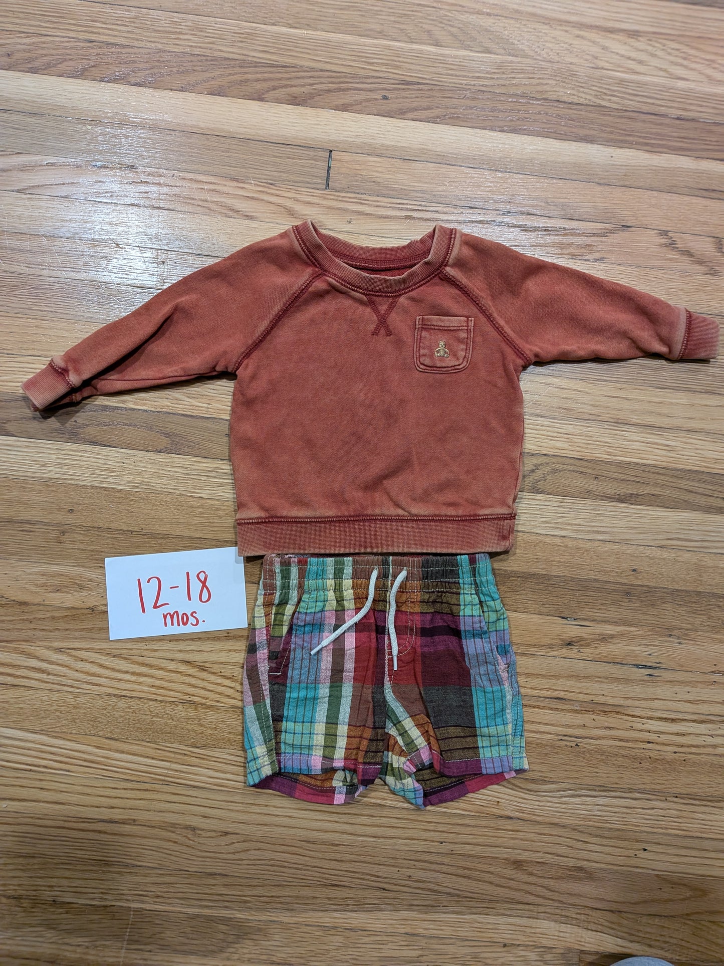 206 Gap Sweat Shirt/Short Set Boys 12-18 mos