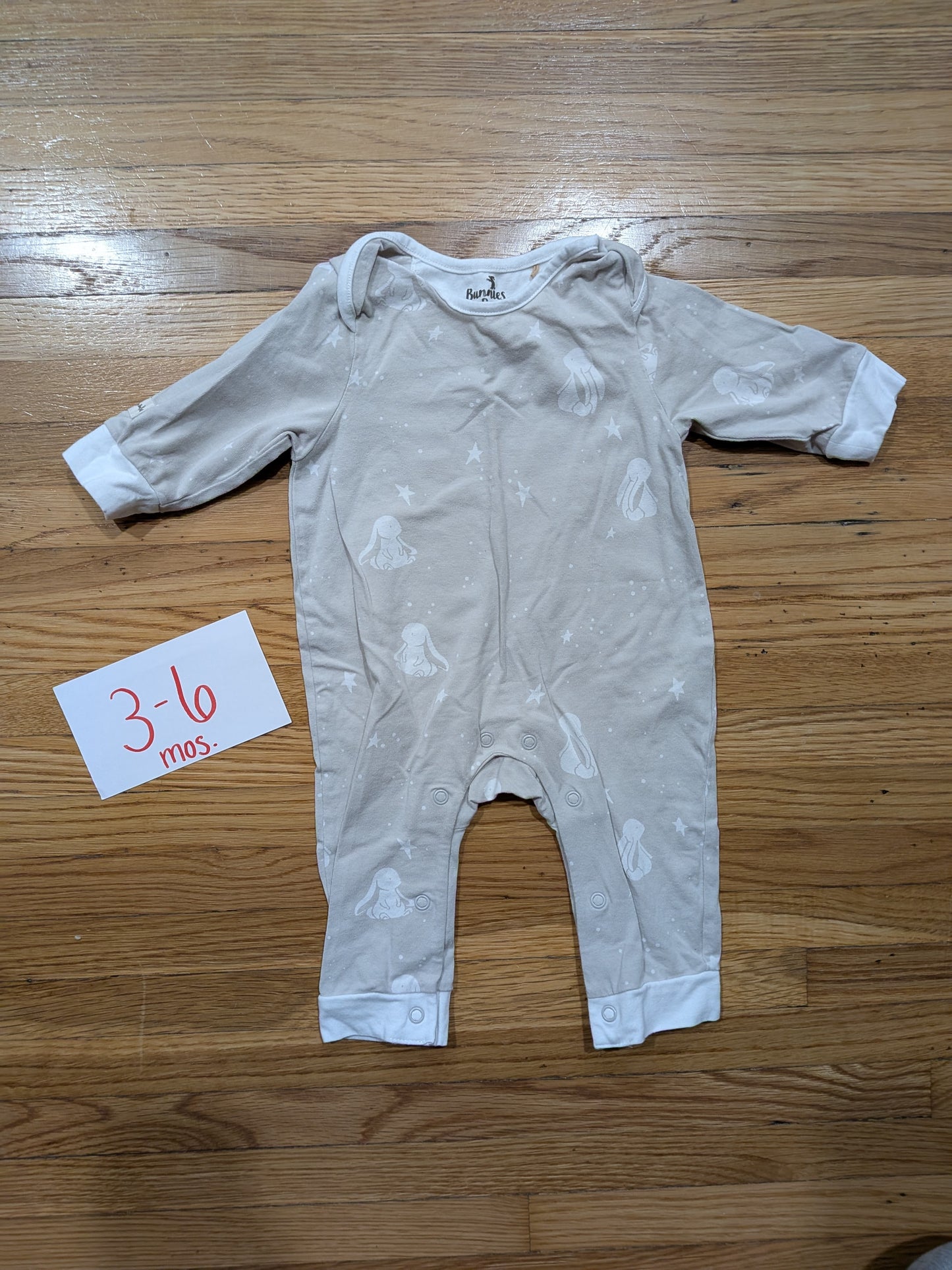 206 Bunnies By The Bay jammies 3-6 mos