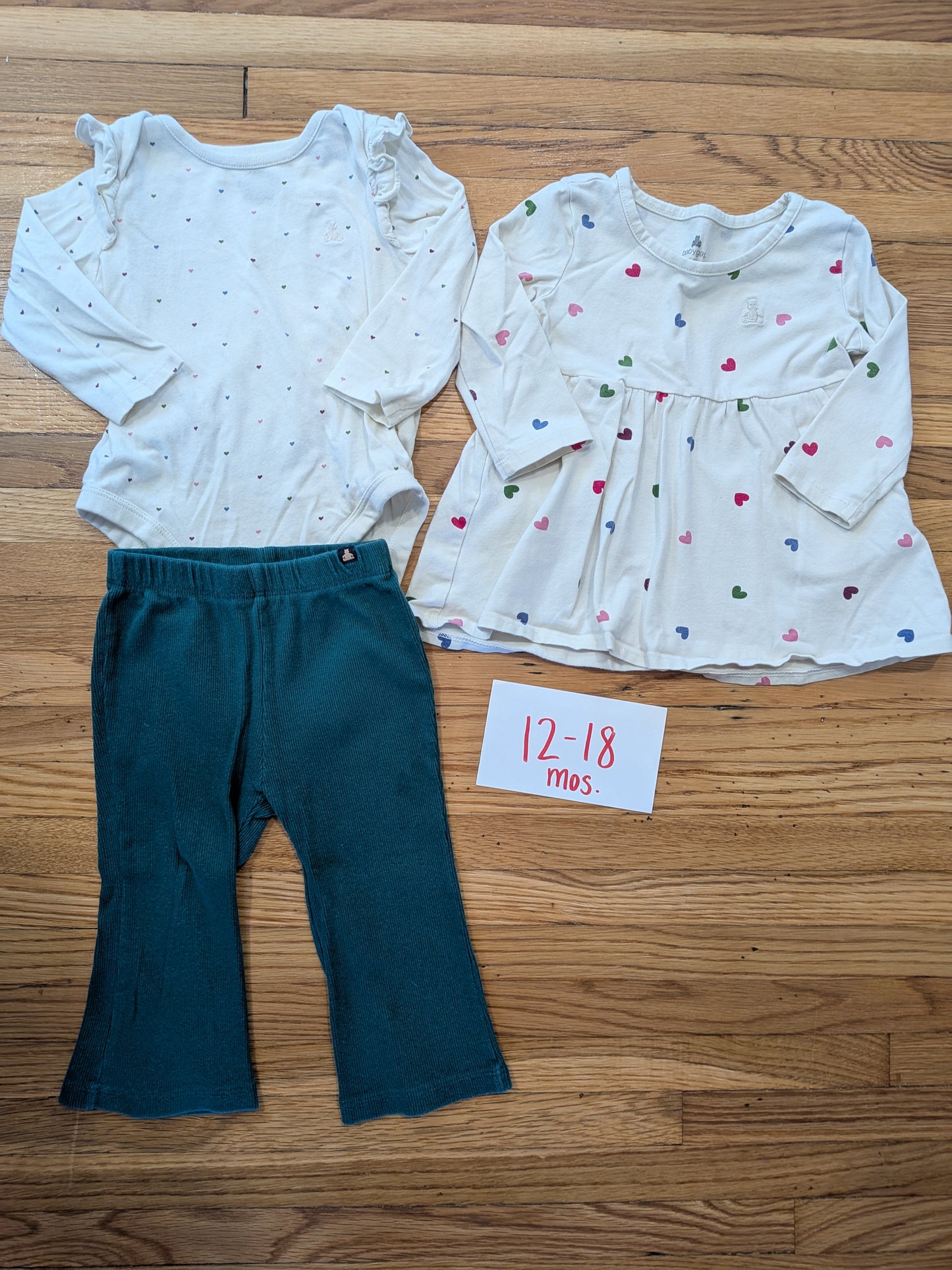 206 Gap Heart Onsie/Green pant outfit with Gap Heart Dress Bundle Girls 12-18 mos