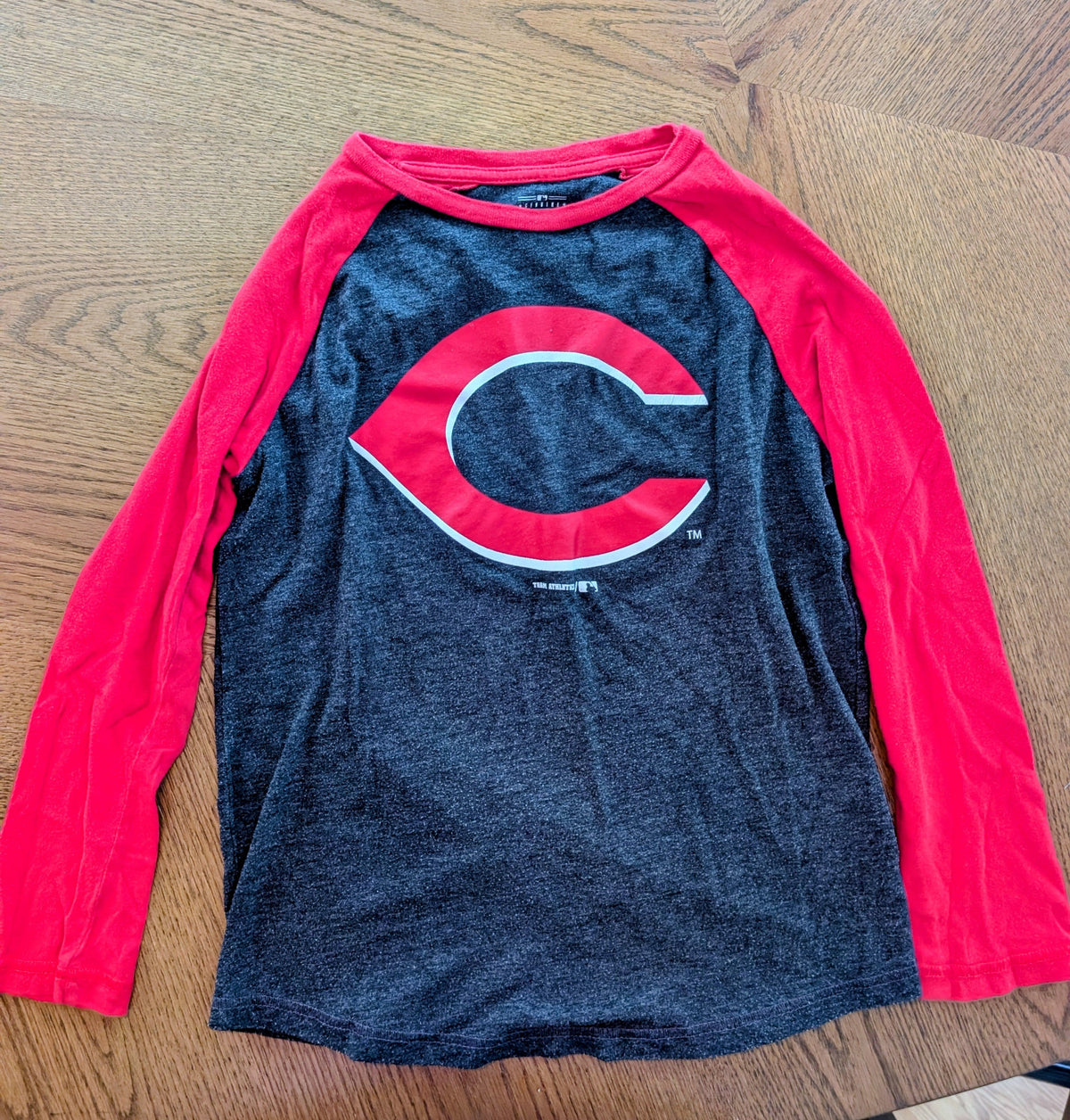 #67 Boys Medium Cincinnati Reds Long-Sleeve Shirt