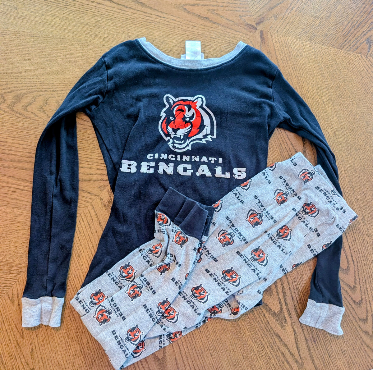 #67 Bengals Youth Medium Cotton Pajamas