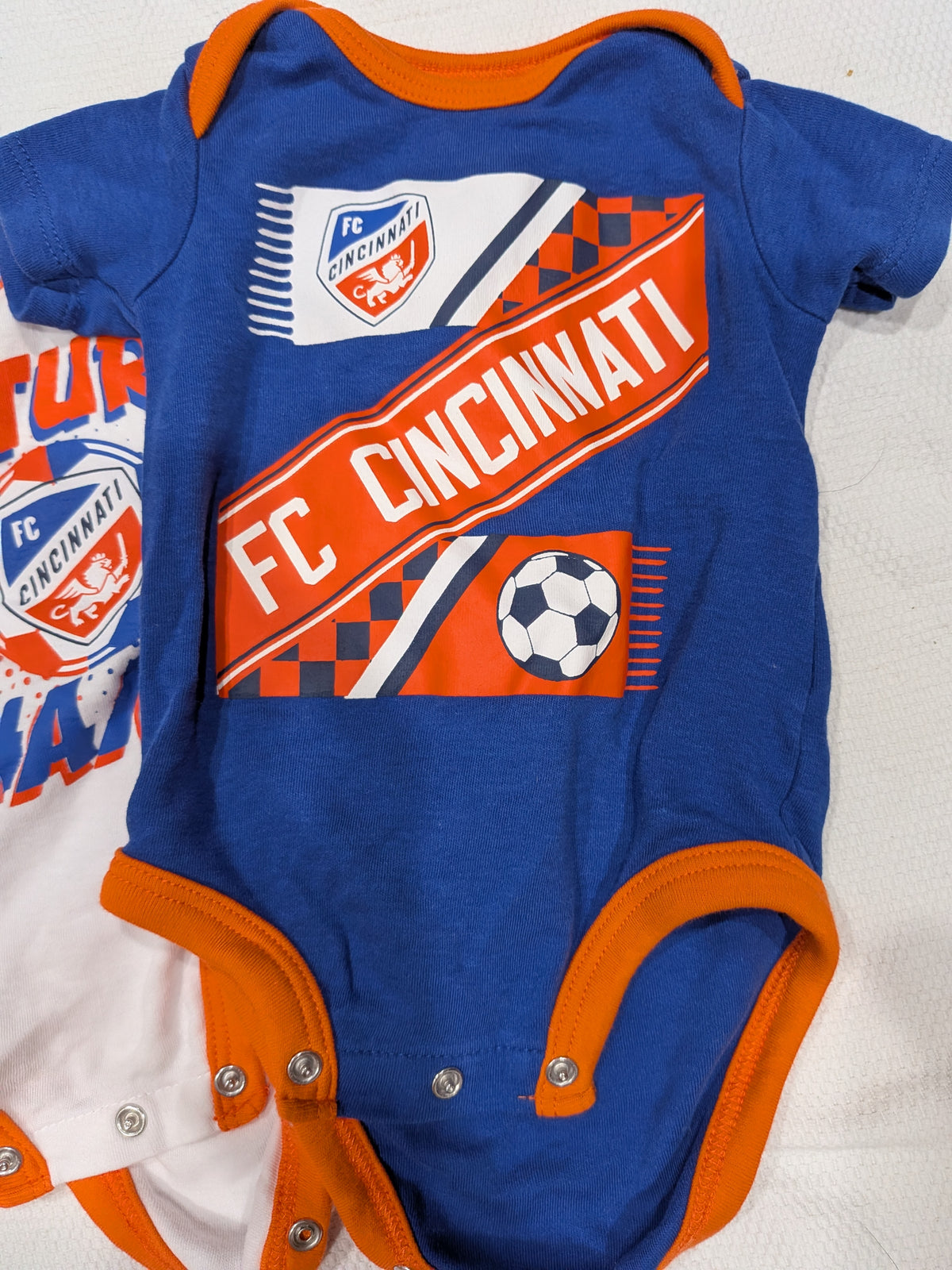 Seller 2, FC Cincinnati onesies, 3 months