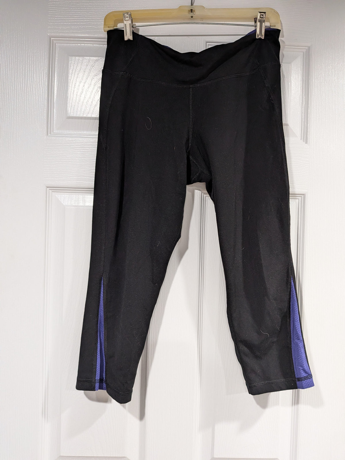 Seller 2. Old Navy womens capri black leggings, size large