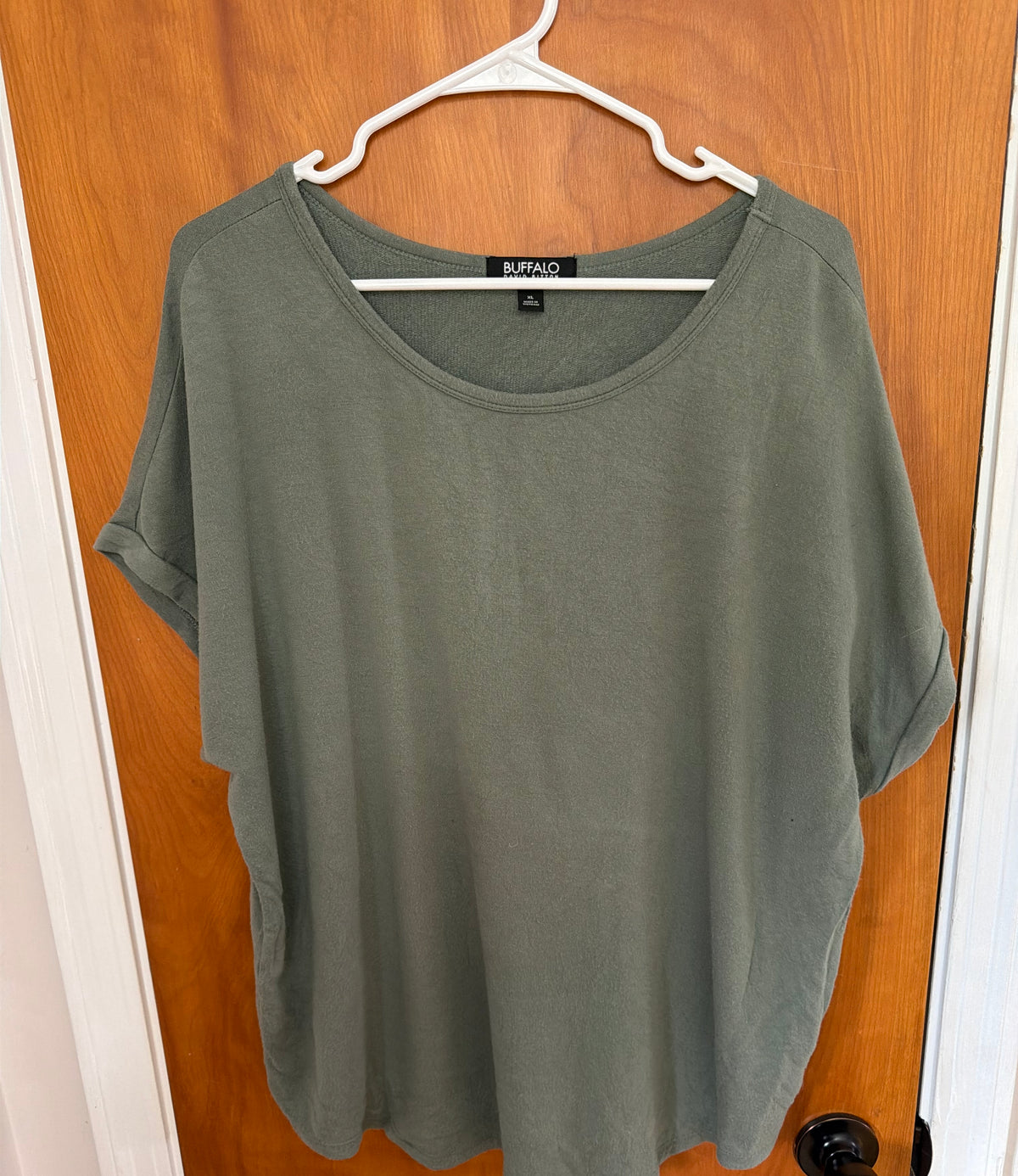 Seller 120, VGUC Women's Shirt Size XL