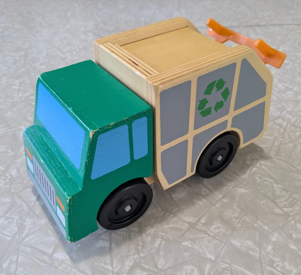 #61 Melissa & Doug Green Wooden Recycling Garbage Truck
