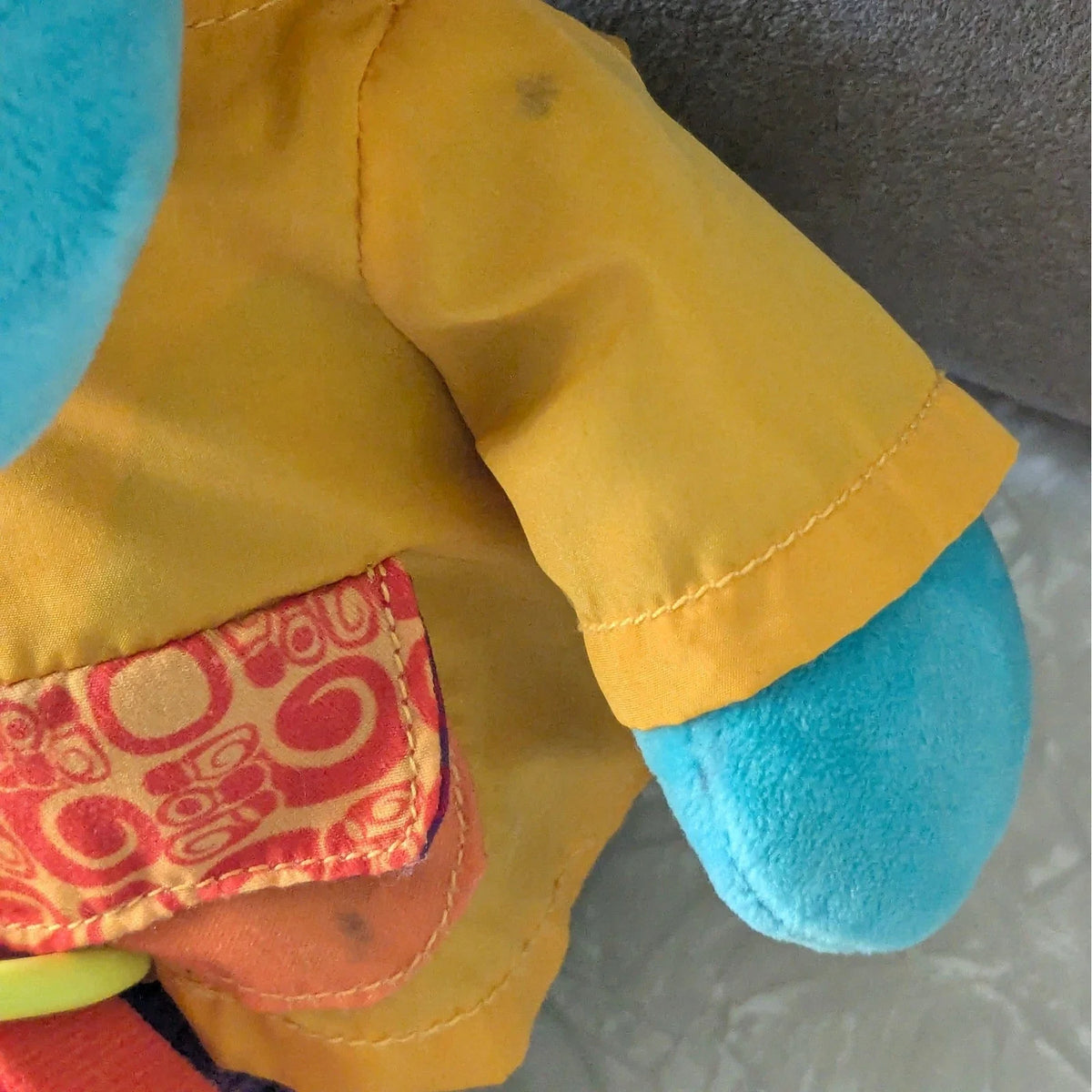 #61 B Toys Giggly Zippies Hank Hippo Interactive Learn to Dress Plush Sound Motion