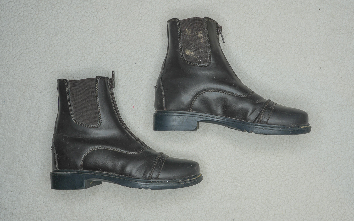 #31 Girls' Riding Boots, Size 3