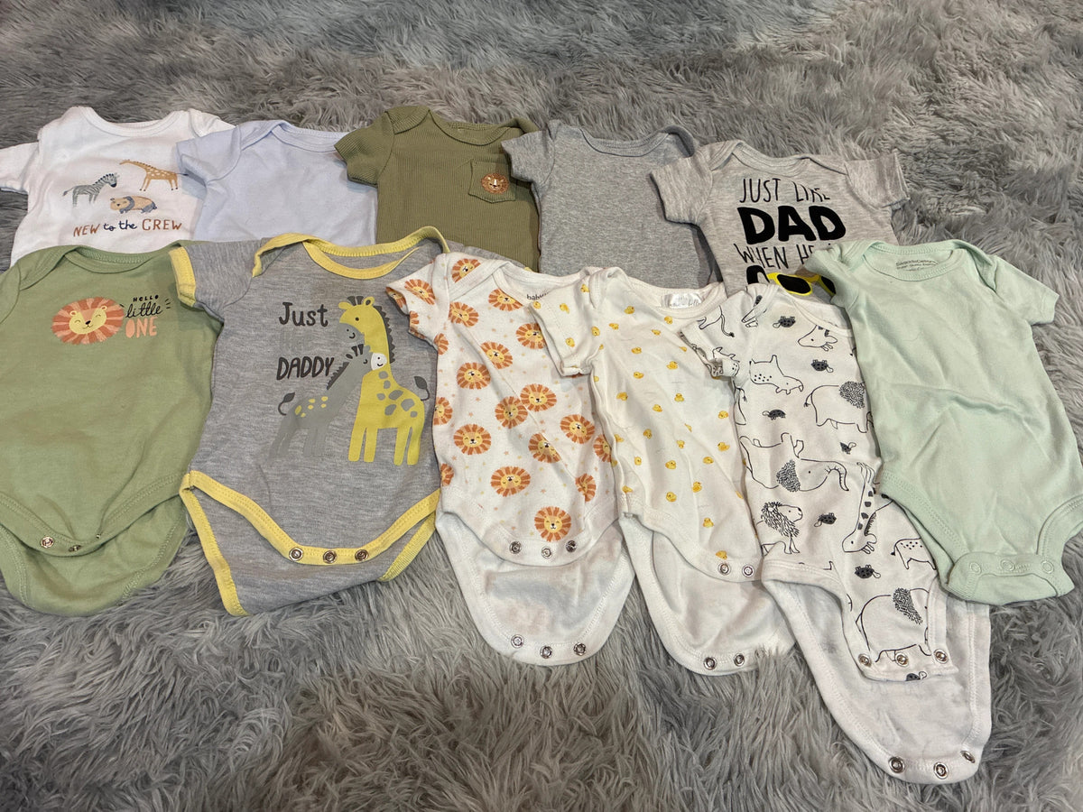 SCO46-short sleeve onesies-gender neutral-0-3 months- 11 pack