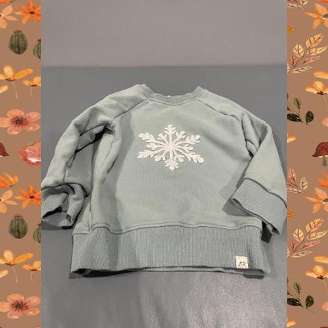 #54 Snowflake Sweatshirt 4T