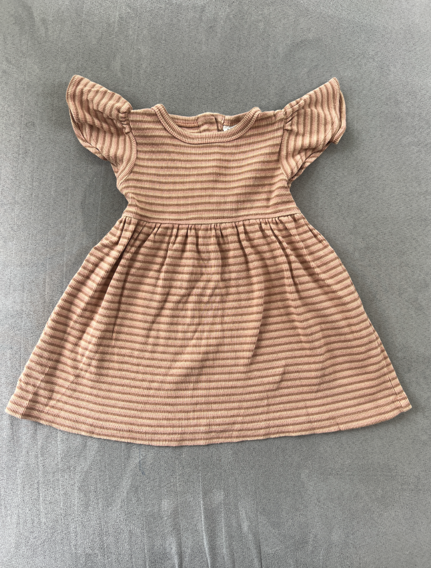 REDUCED #154 12-18mo Girls Kate Quinn ribbed dress, VGUC
