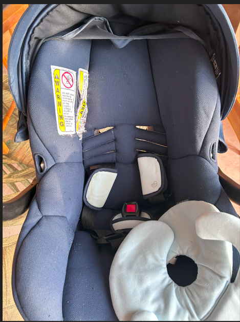Seller #7 MaxiCosi Zellia Travel System stroller+infant car seat+1 base ( not expired)