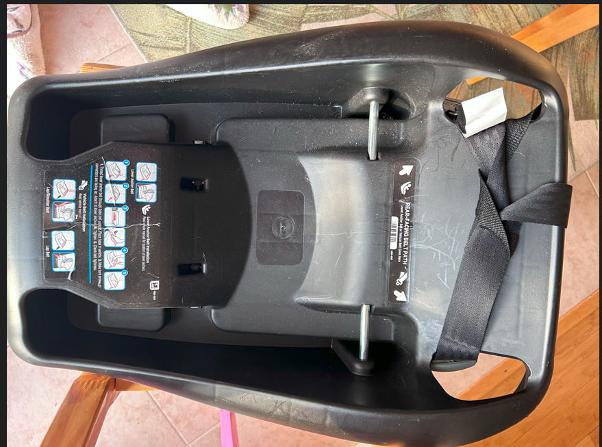 Seller #8 MaxiCosi Zellia Travel System stroller+infant car seat+1 base ( not expired)