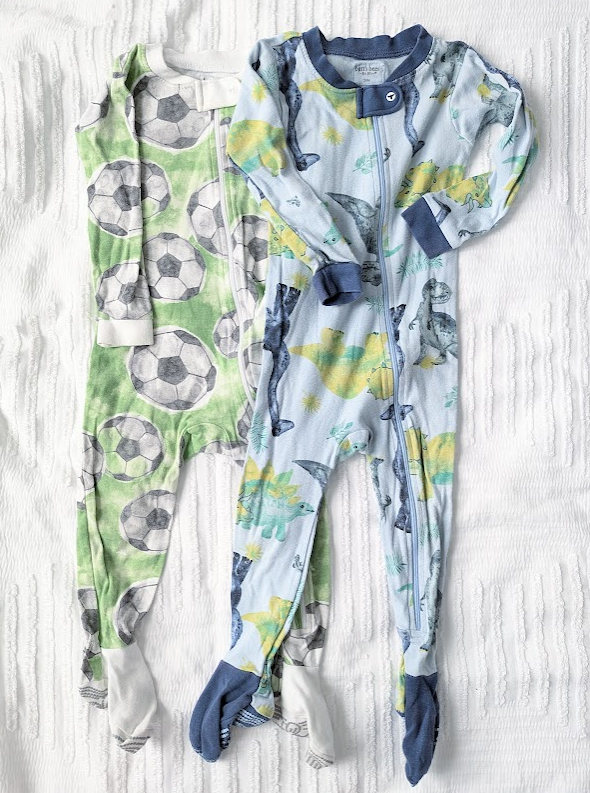 #164 - Burt's Bees- Boy's 24 Month Fitted Footed Pajamas (GUC)