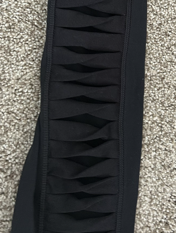 SELLER 26: Athleta Black Salutation 7/8 Tights Size Medium Tall (VGUC)