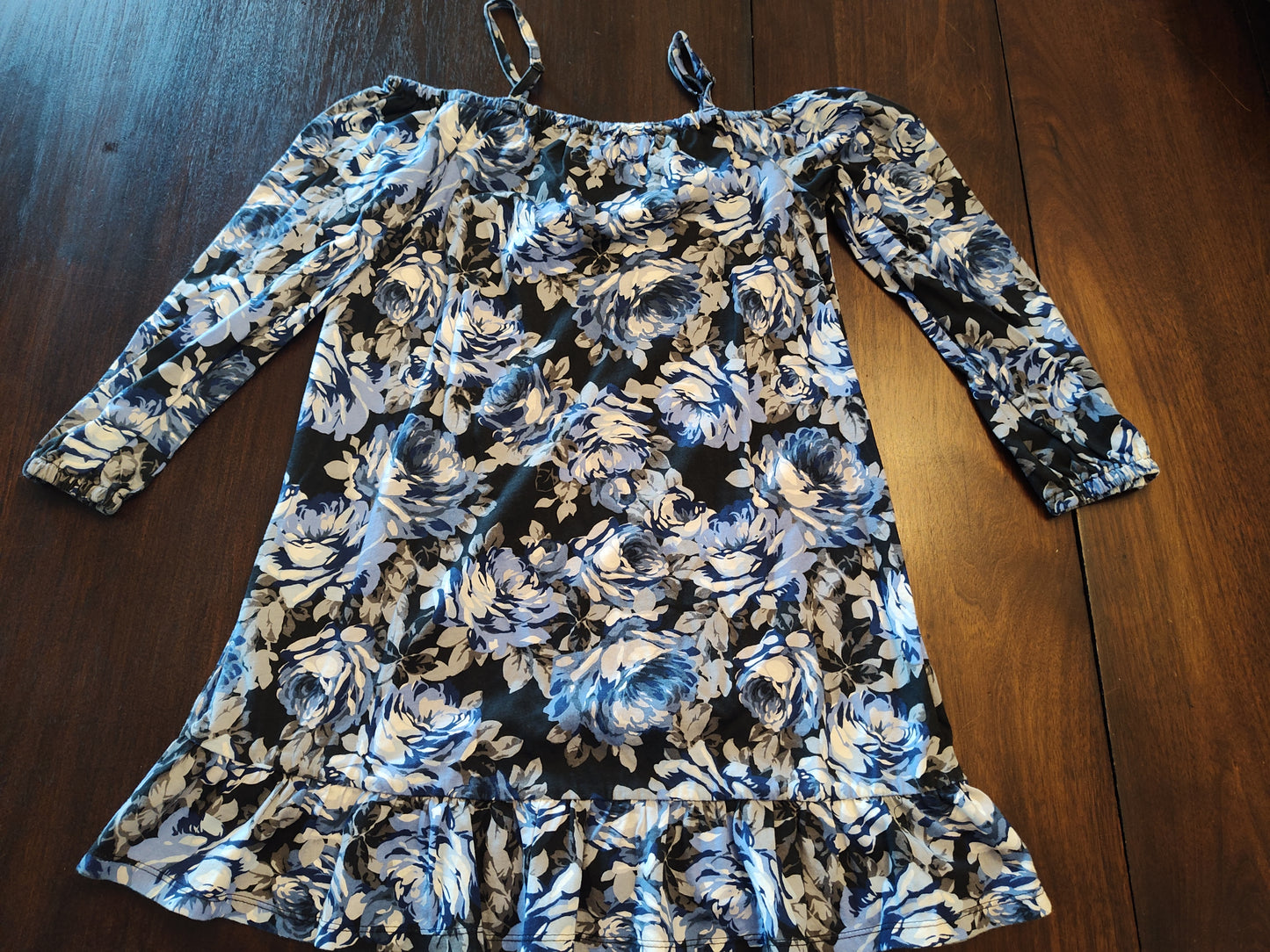 Seller 185: Set of 3 girl dresses Size 10/12 mixed Brands