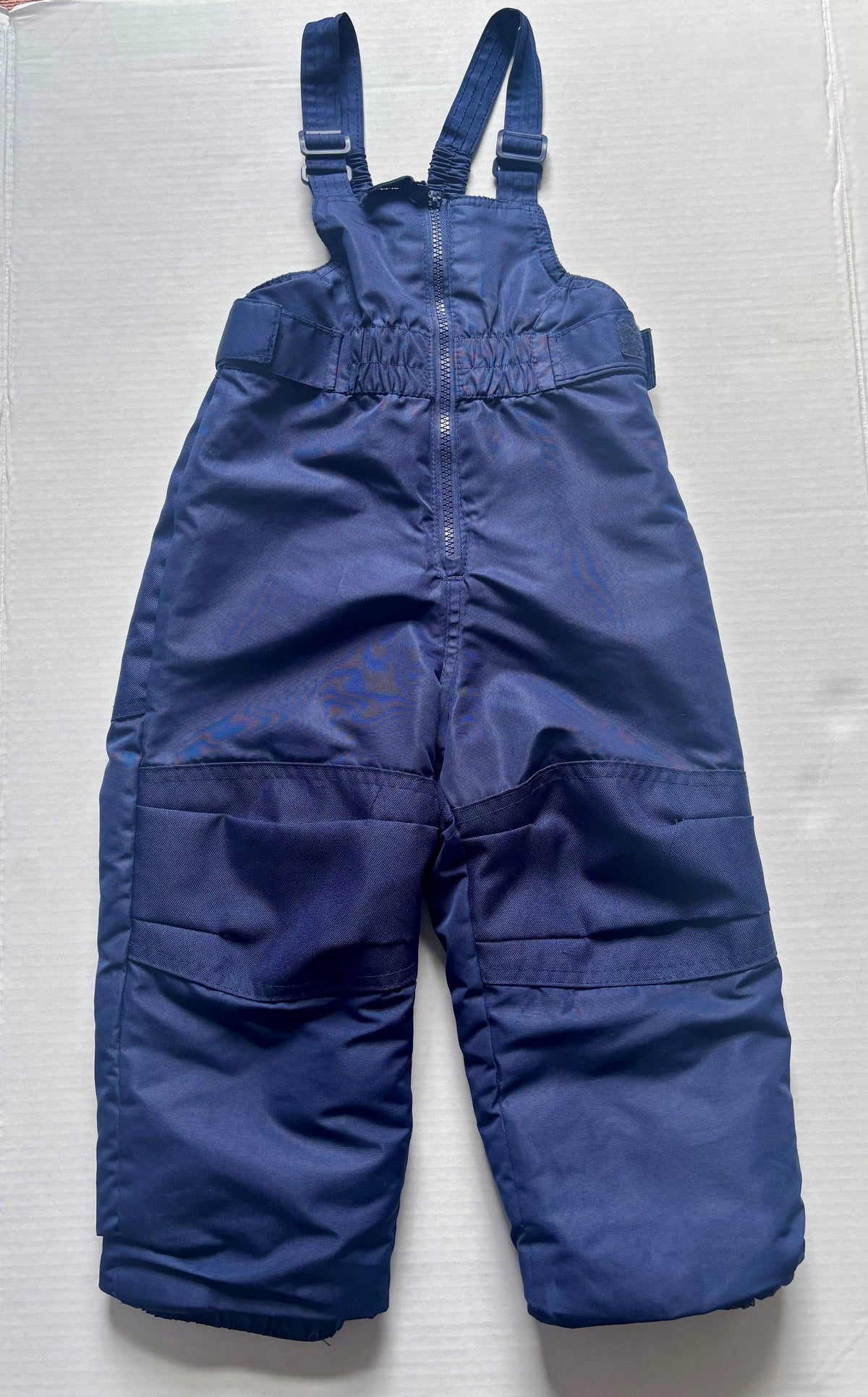#154 Cat and Jack Snowbib Boys 3T EUC