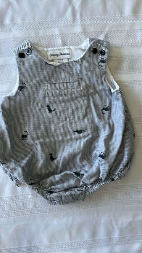 #29 Boys 3-6 mo Tommy Bahama Bubble EUC