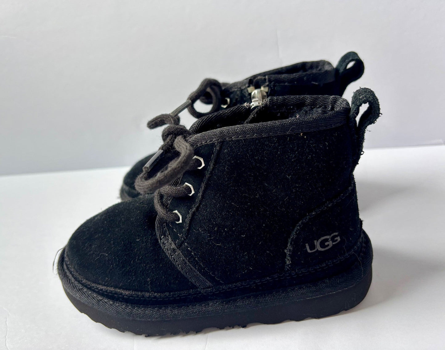 #43 Ugg Neumel II Chukka Boots Boys 10 EUC *REDUCED*