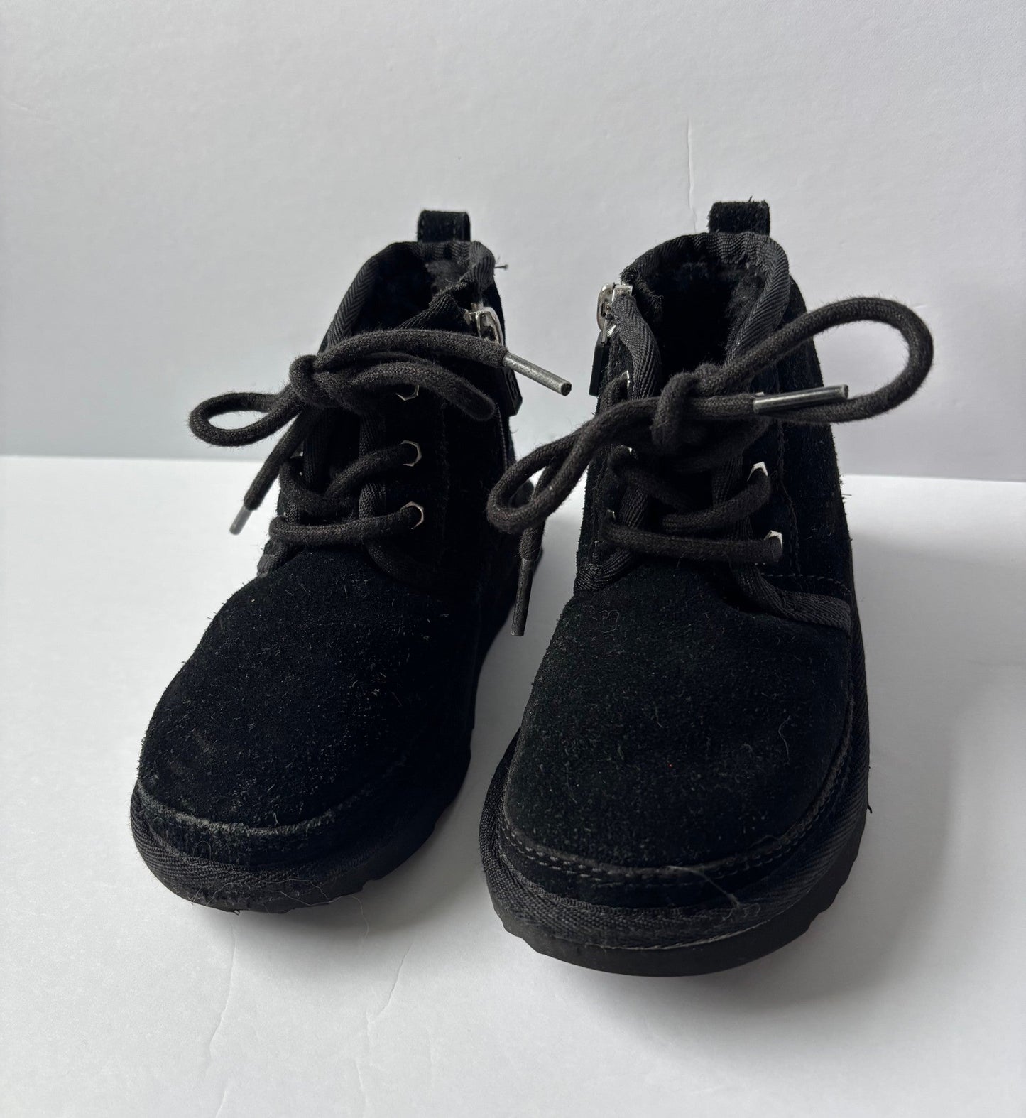 #43 Ugg Neumel II Chukka Boots Boys 10 EUC *REDUCED*