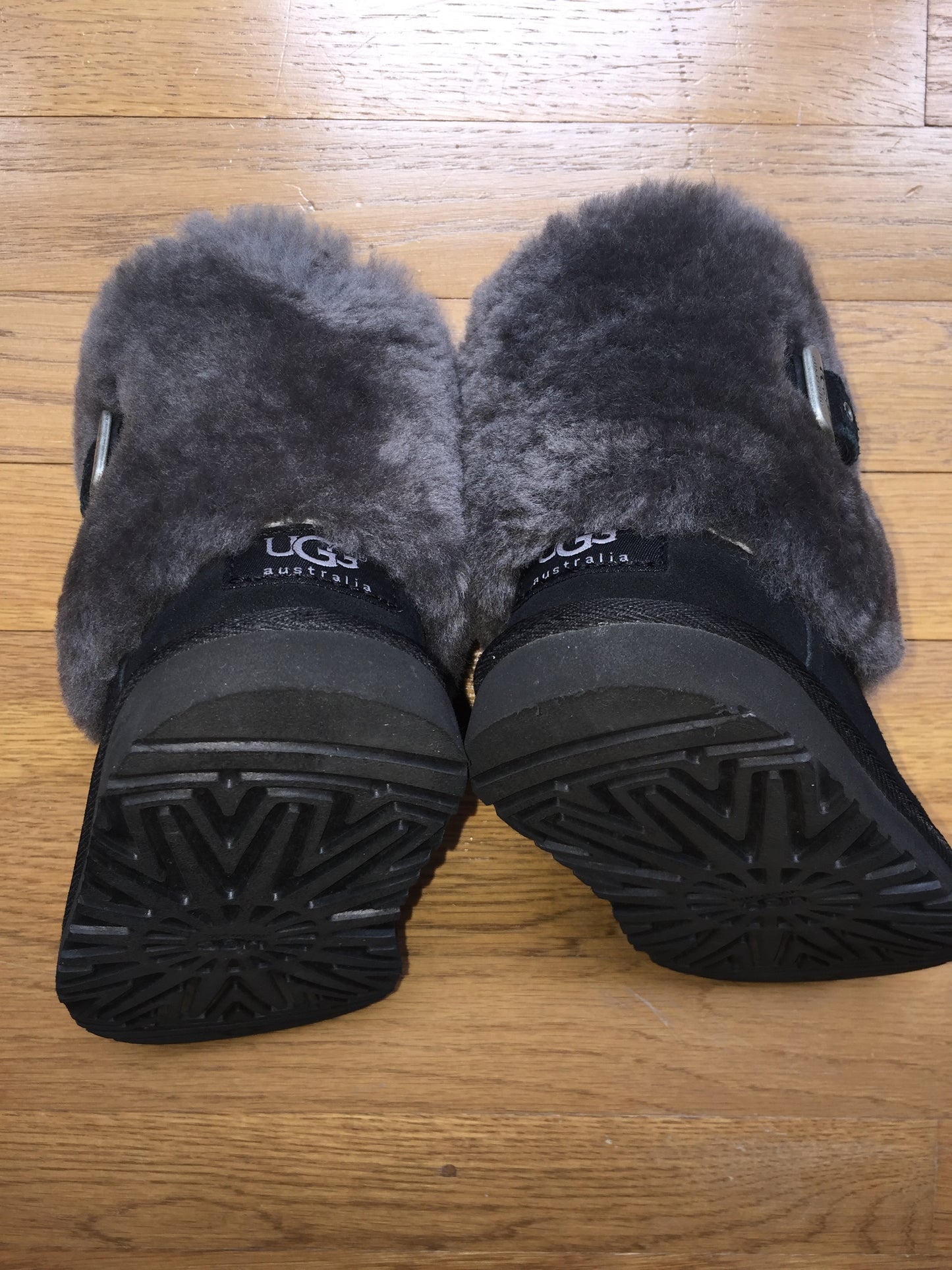 PPU Montgomery EUC Ugg Ellee Black Suede with Gray Shearling Girls Boots Size 12 (EU 29)