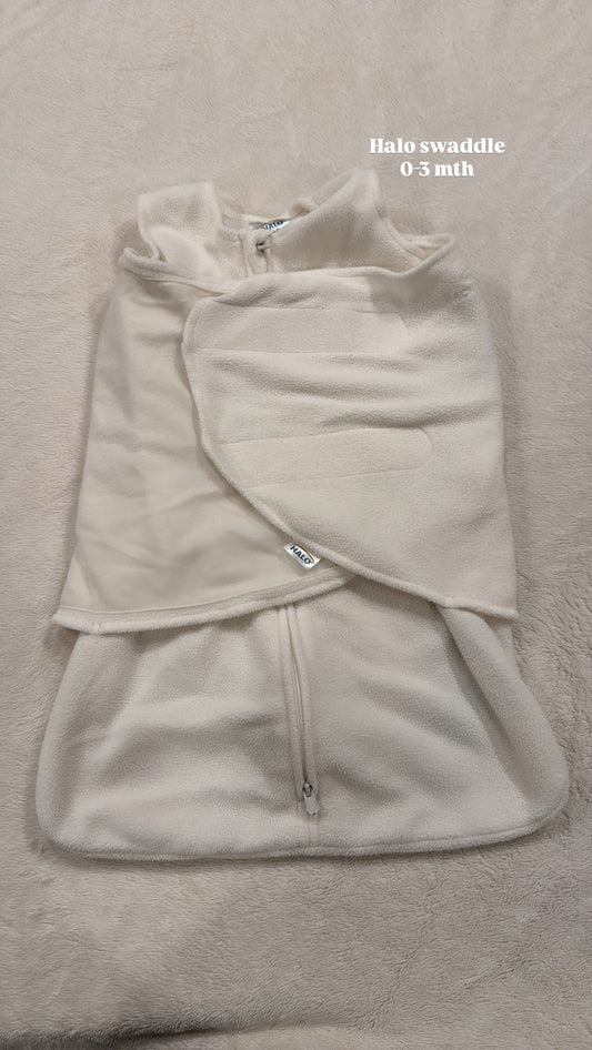 #145 Halo fleece swaddle 0-3 mth EUC