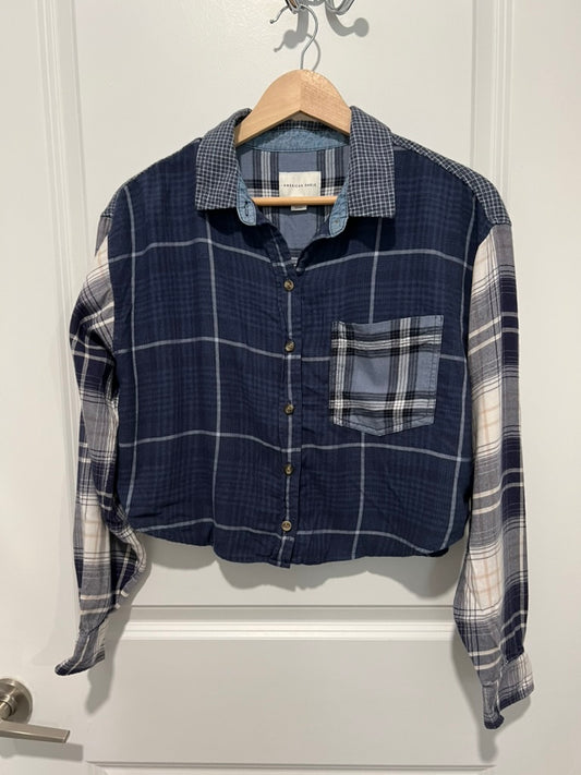 Seller #76 -  American Eagle Blue Plaid/White Cropped Flannel Size Small Country Western