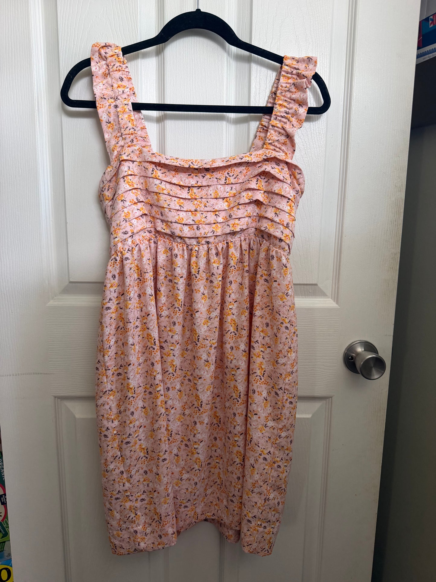 Seller #94 Melrose Place Womens Medium Floral Dress