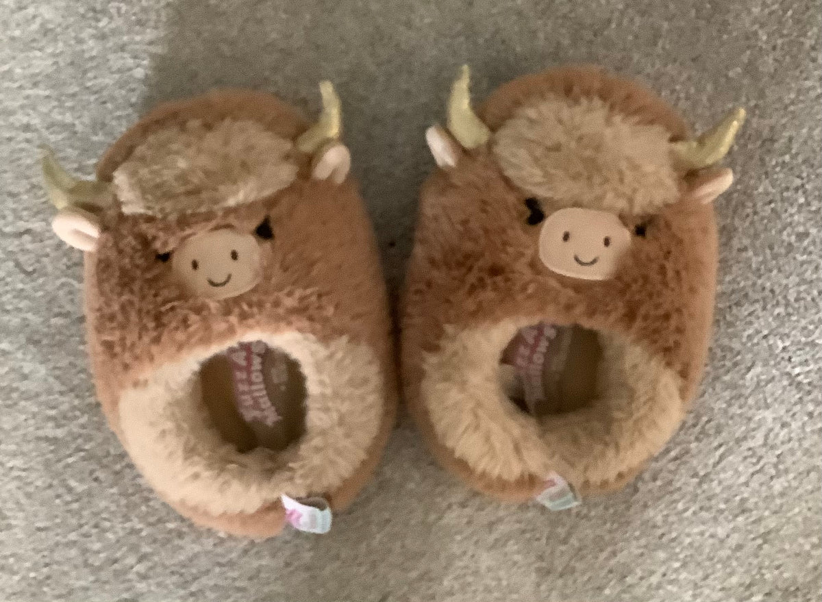 #130 Squishmallow Highland Cow Slippers Sz2-3