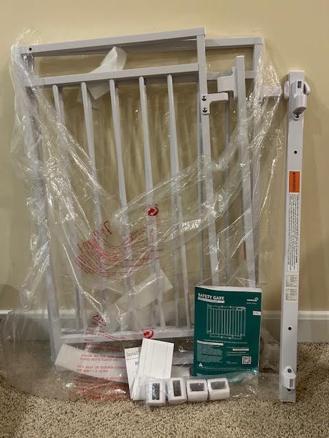 Seller 128 - Grownsy Baby Gate - New in Box!