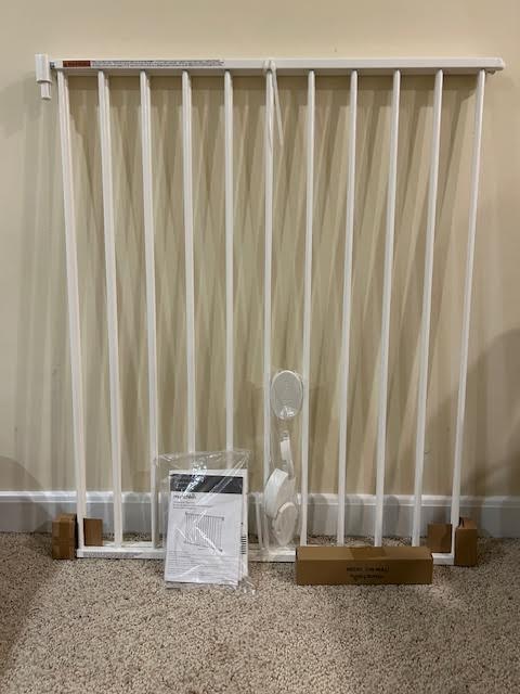 Seller 128 - Munchkin Extending XL Baby Gate - New in Box REDUCED