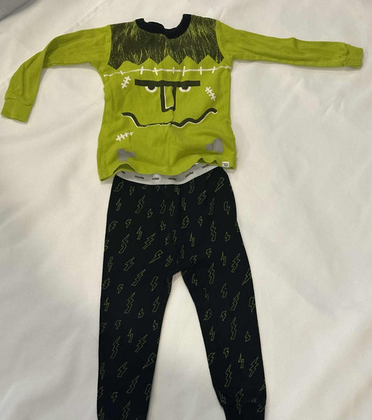 #149- 2t Baby Gap Halloween Pjs