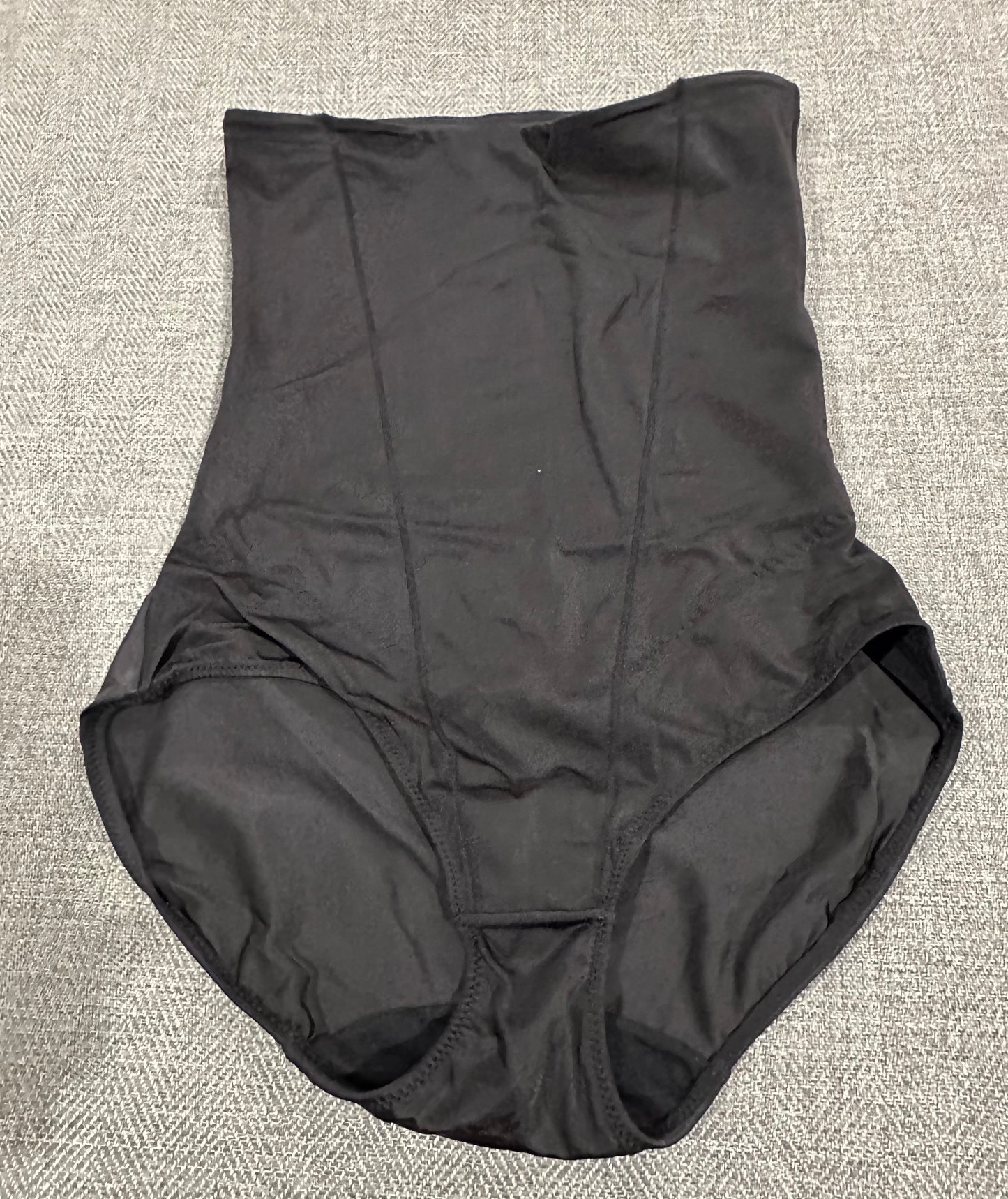 #75B Women’s Spanx size L (14/16)