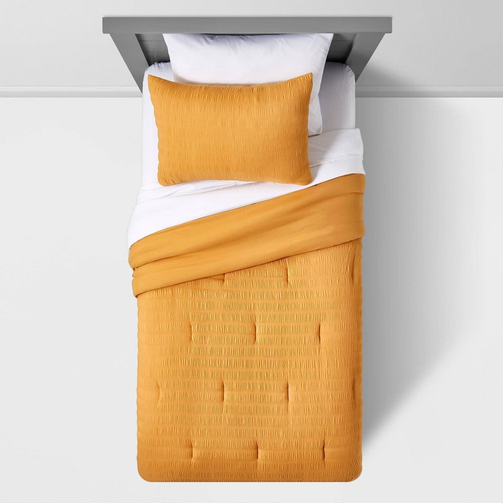 Seller 128 - Pillowfort Twin Bedding