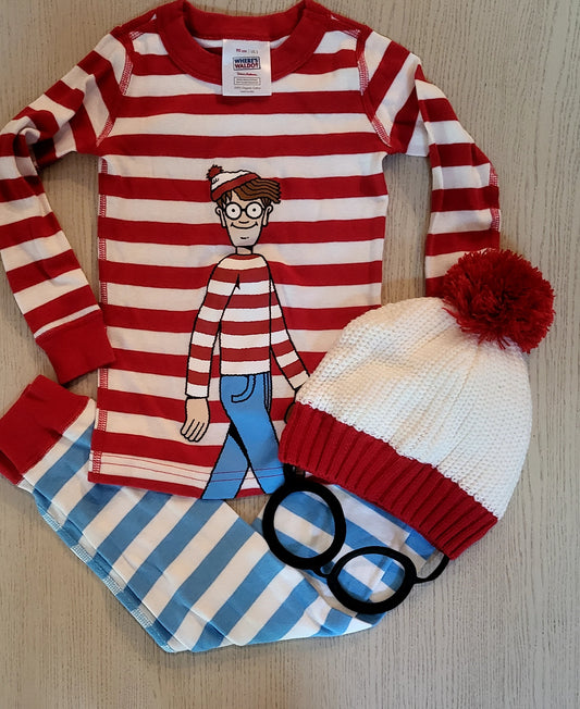 #109. Boys 3T. VGUC. Hanna Andersson Where's Waldo PJs w/ knitted hat