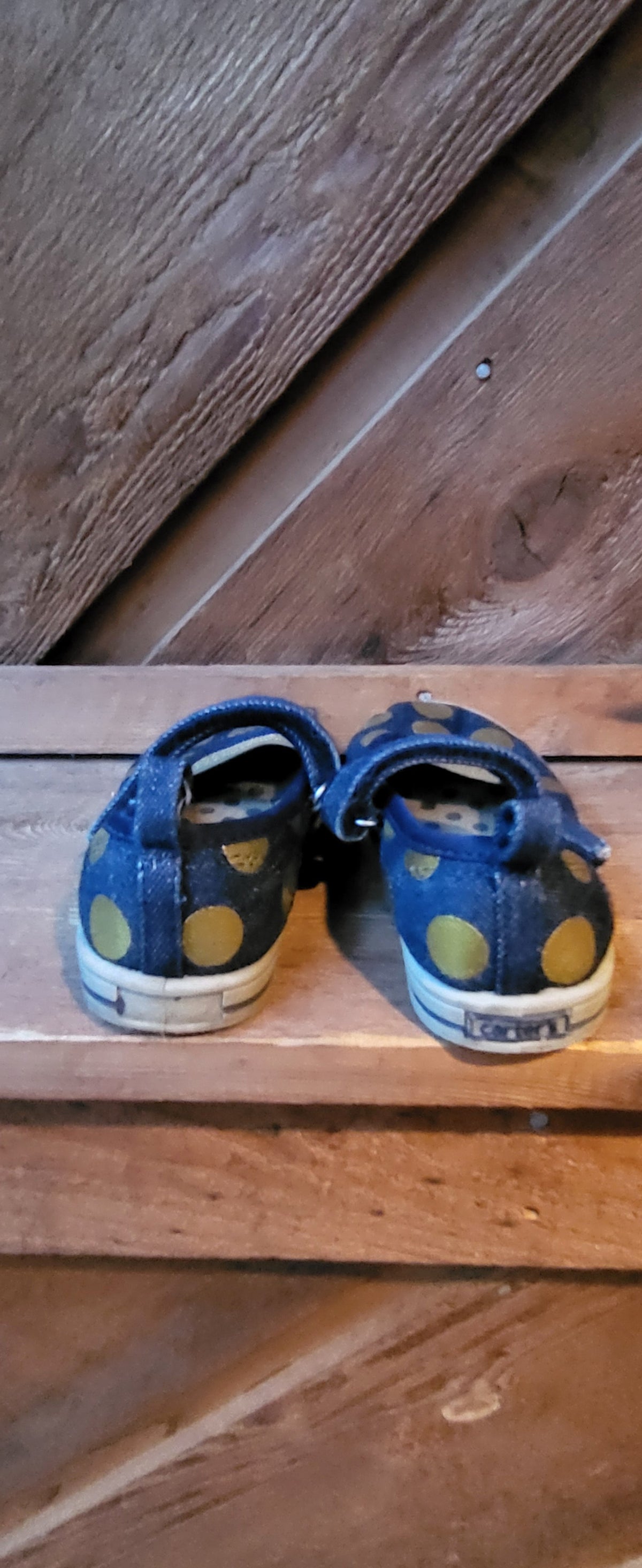 #109. Girls size 9. GUC. Carter's Denim shoes with gold dots