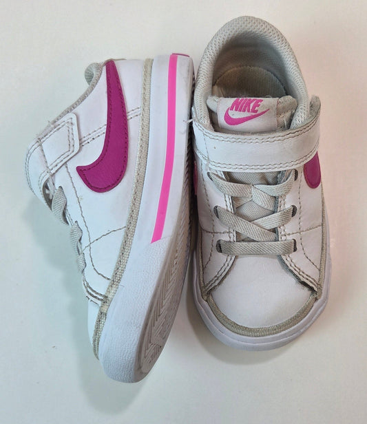 #112 - Nike Court Legacy Toddler shoes in white and pink, Size 7, GUC
