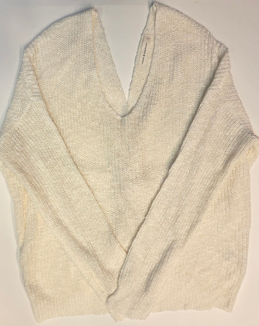 #112 - Moon and Madison White Sweater, Women's Size L, EUC