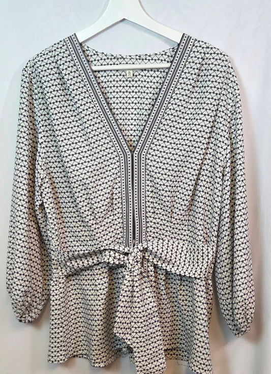 #112 - Max Studio Black and White Blouse, Women's Size XL, EUC