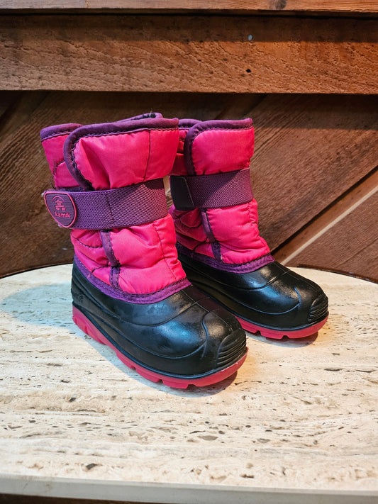 #109. Girls size 9. VGUC. Kamik Snowbug Boots.