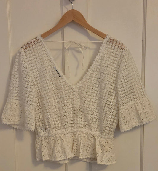 #112 - Abercrombie White Lace Crop Top, Women's Size XL, EUC
