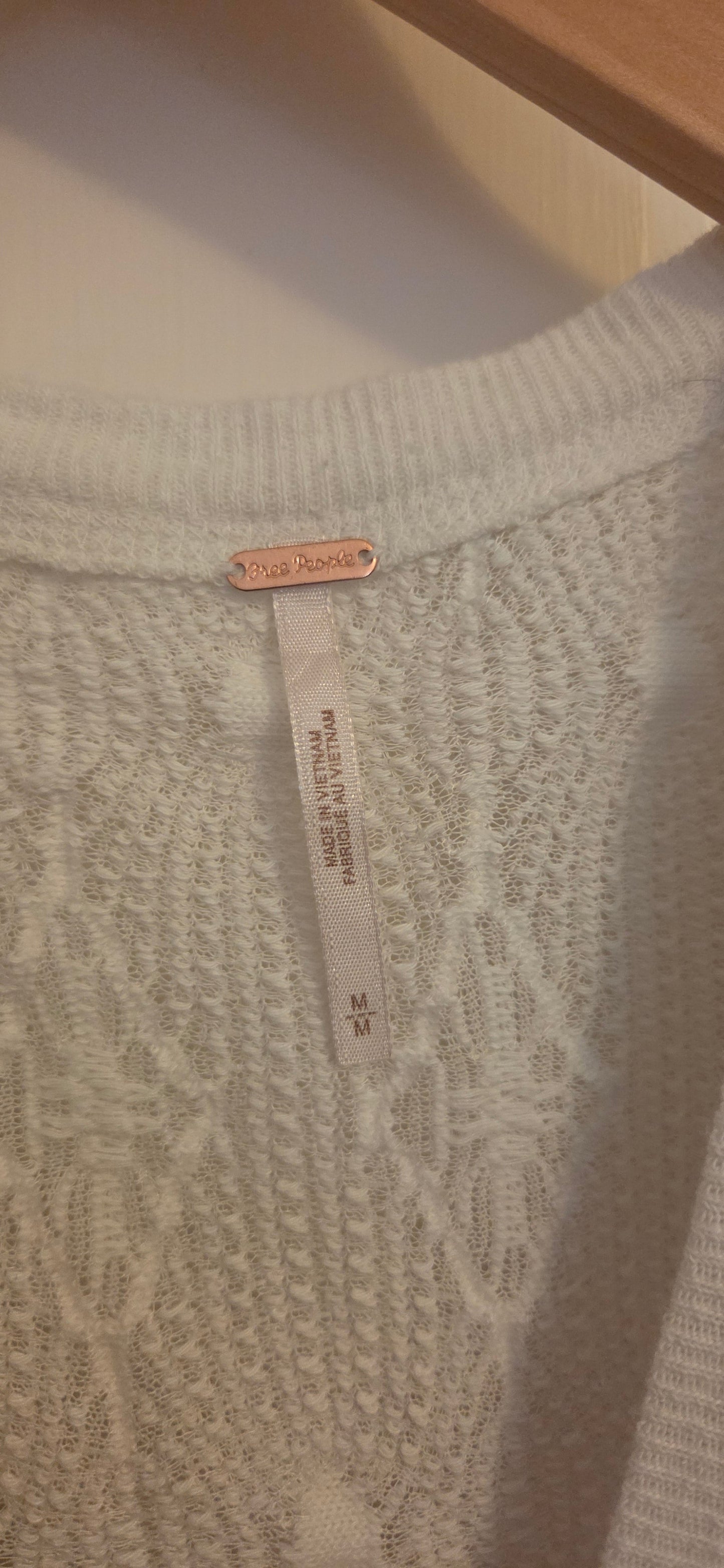 #112 - Free People White Short Sleeve Top, Women's Size M, VGUC