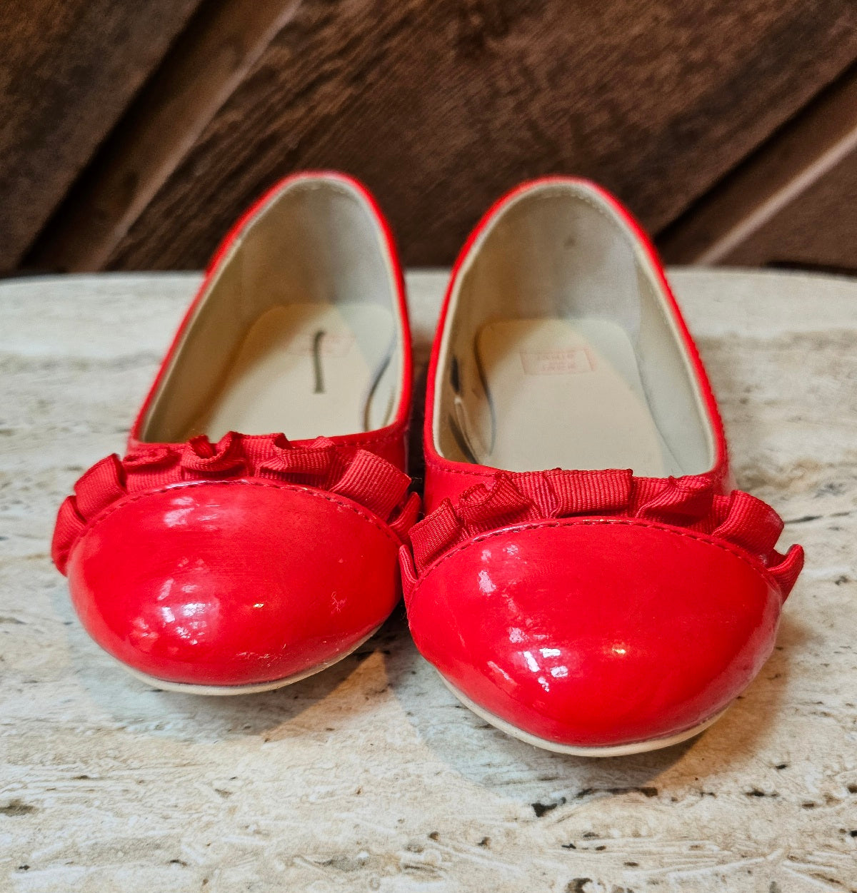 #109. Girls size 9. GUC. Red patent leather Janie and Jack